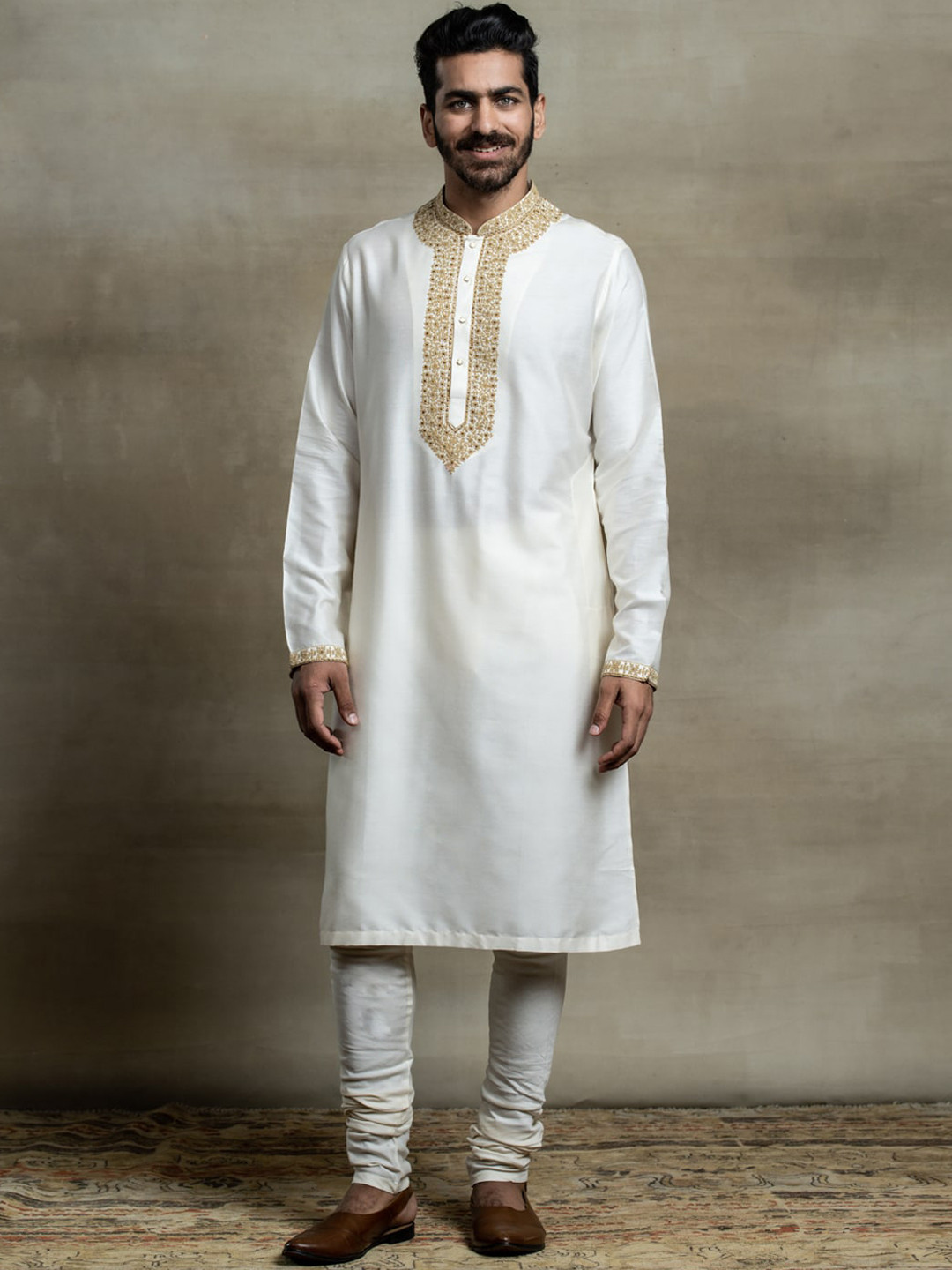 

Tasva Men Off White Embroidered Kurta with Churidar