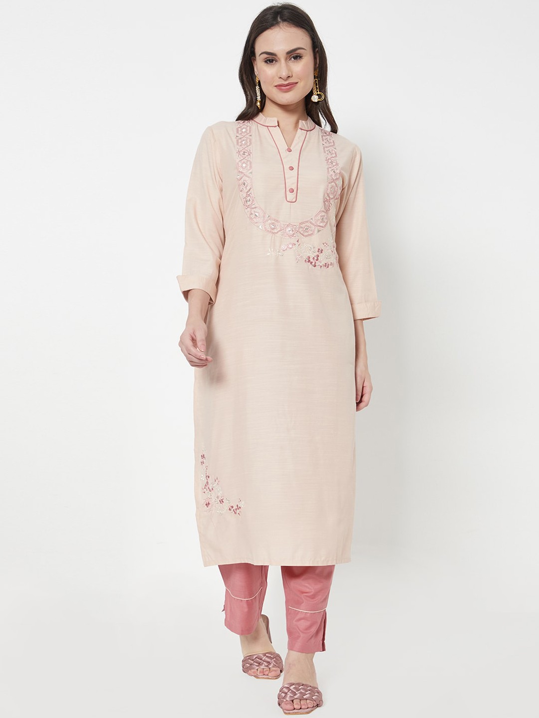 

HEEPOSH Women Peach-Coloured Floral Embroidered Thread Work Kurta with Trouser