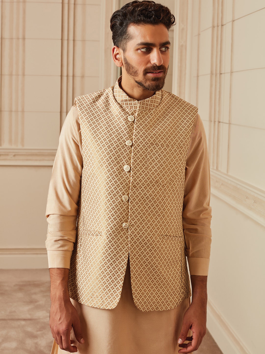 

Tasva Men Beige Kurta With Churidar & Brocade Bundi Jacket