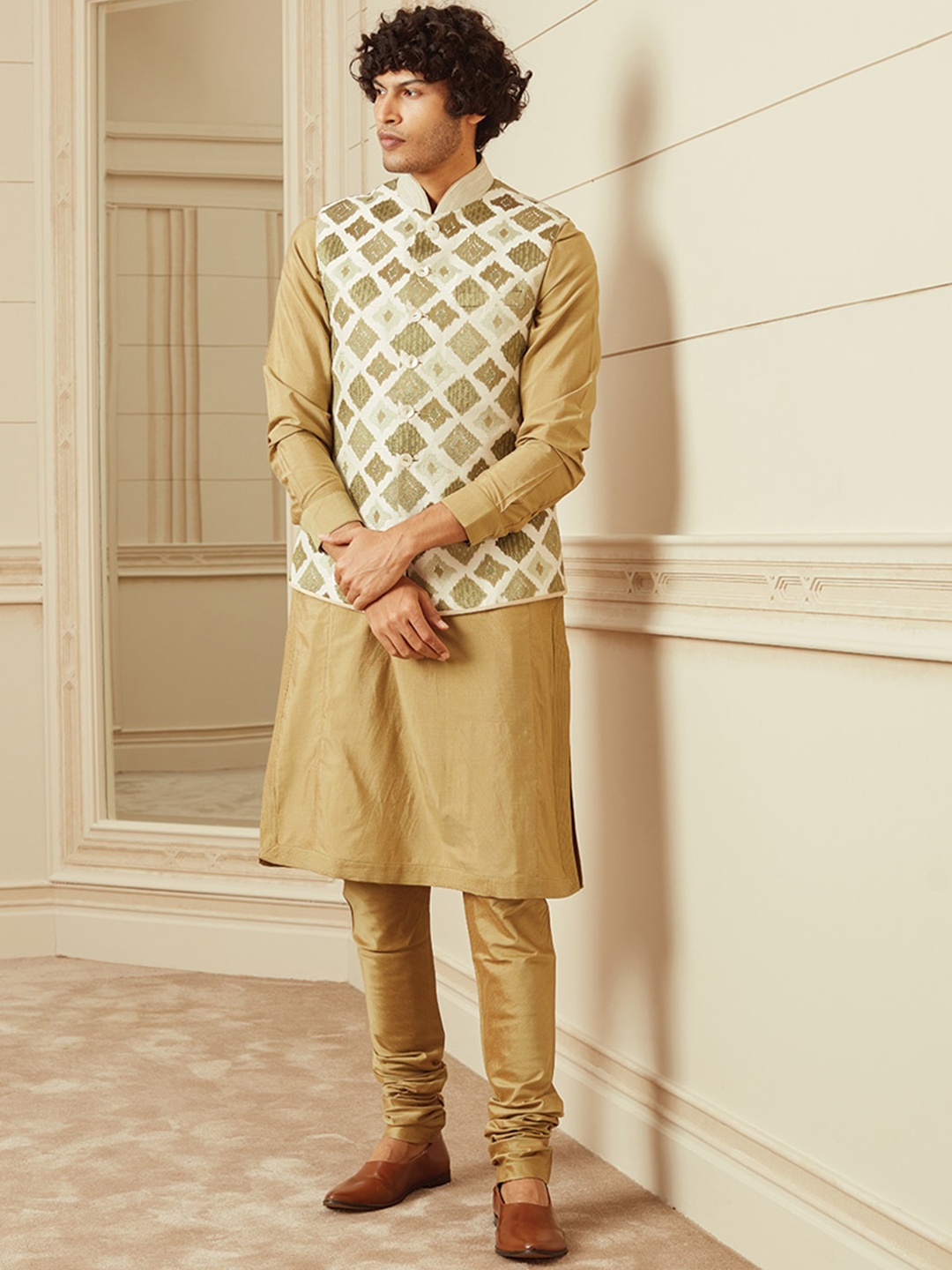 

Tasva Men Golden Raw Silk Kurta With Churidar & Ombre Thread Bundi Jacket, Gold