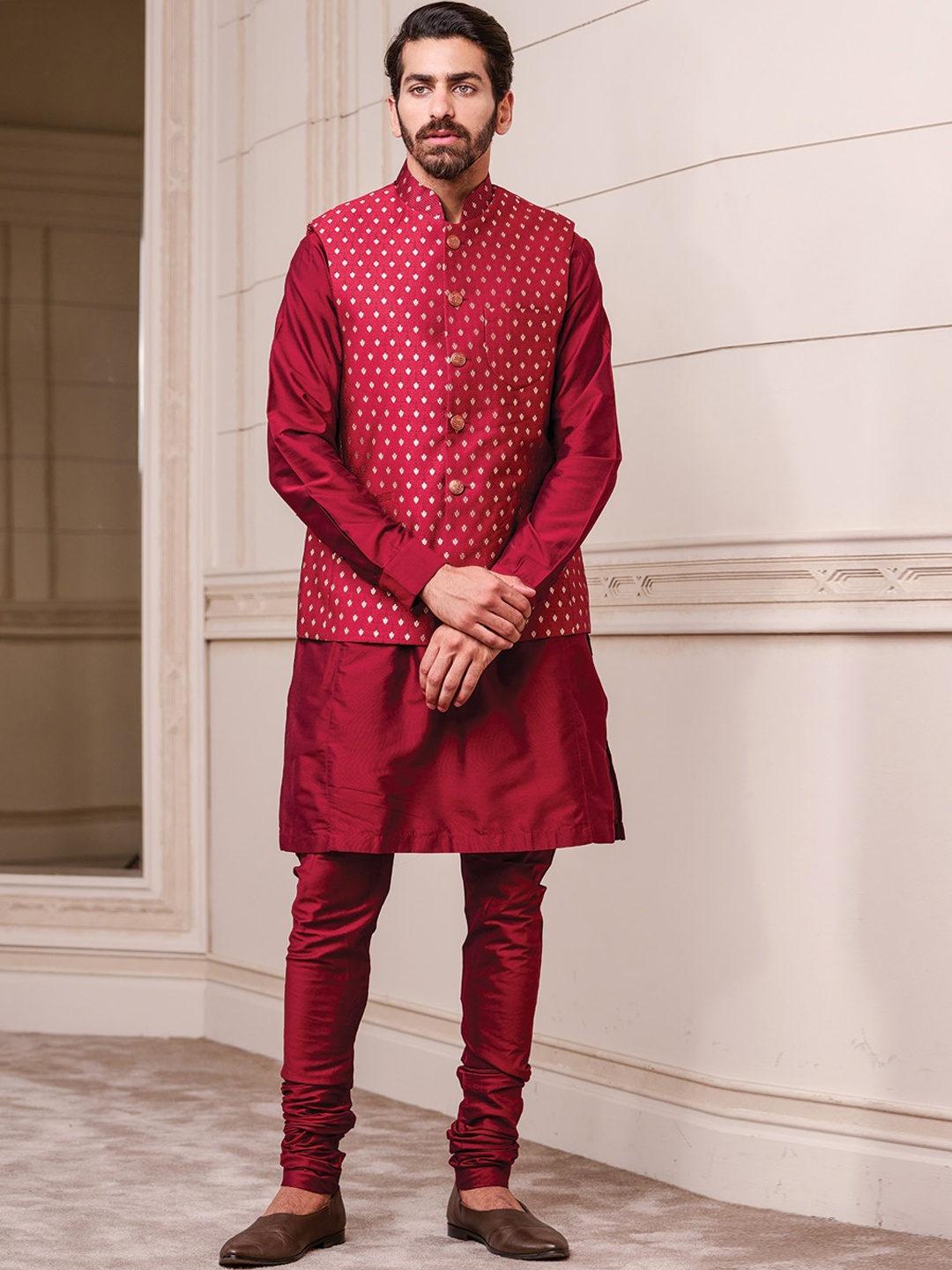 

Tasva Men Red Brocade Kurta Set with Churidar & Bundi