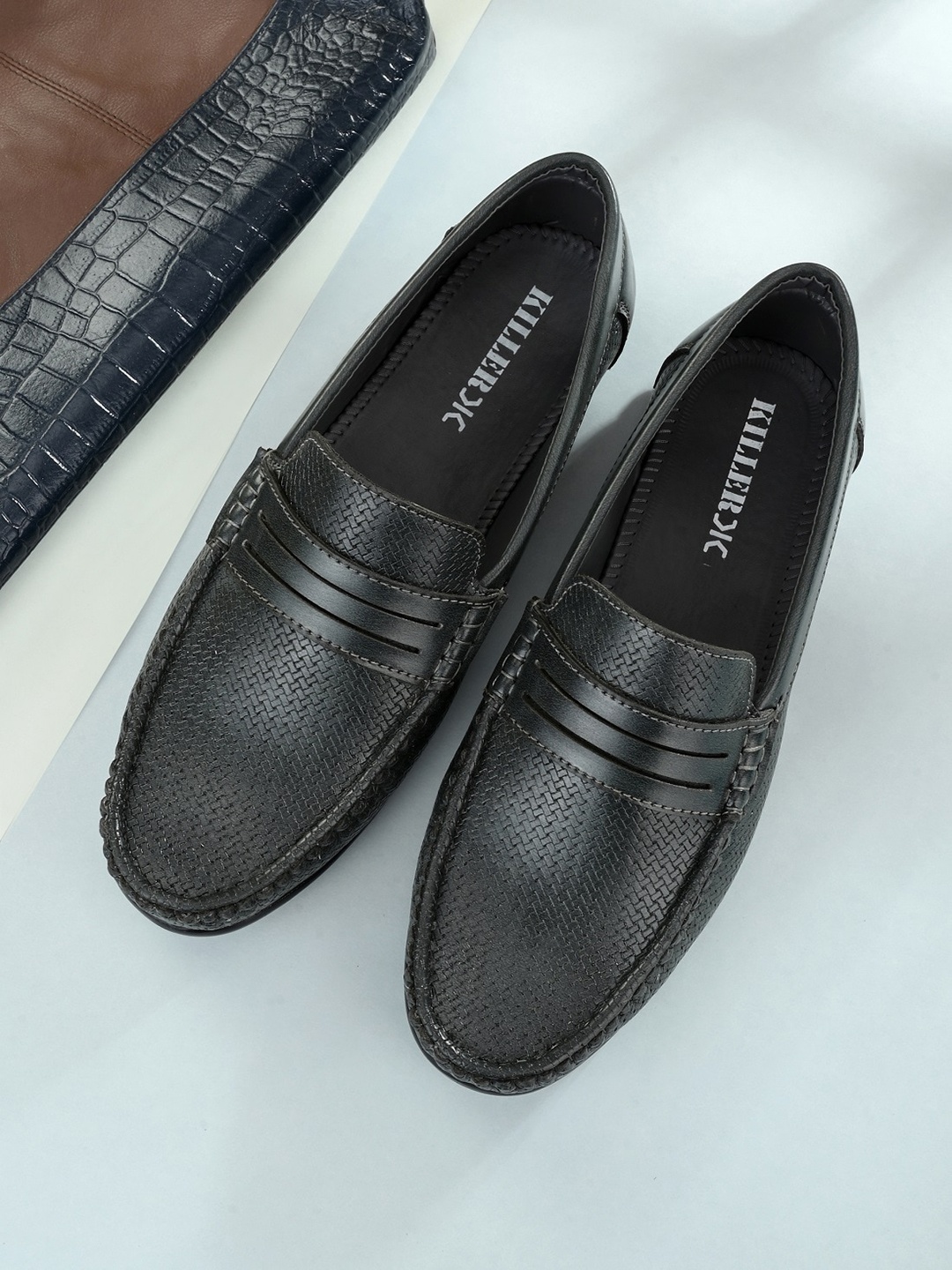 

Killer Men Textured Penny Loafers, Grey