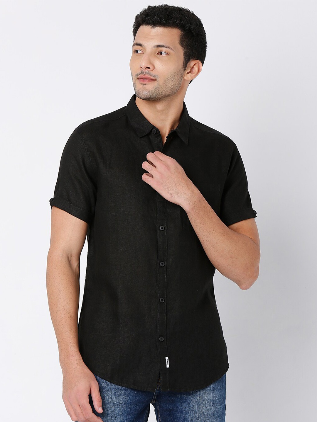 

SPYKAR Men Black Classic Slim Fit Casual Shirt
