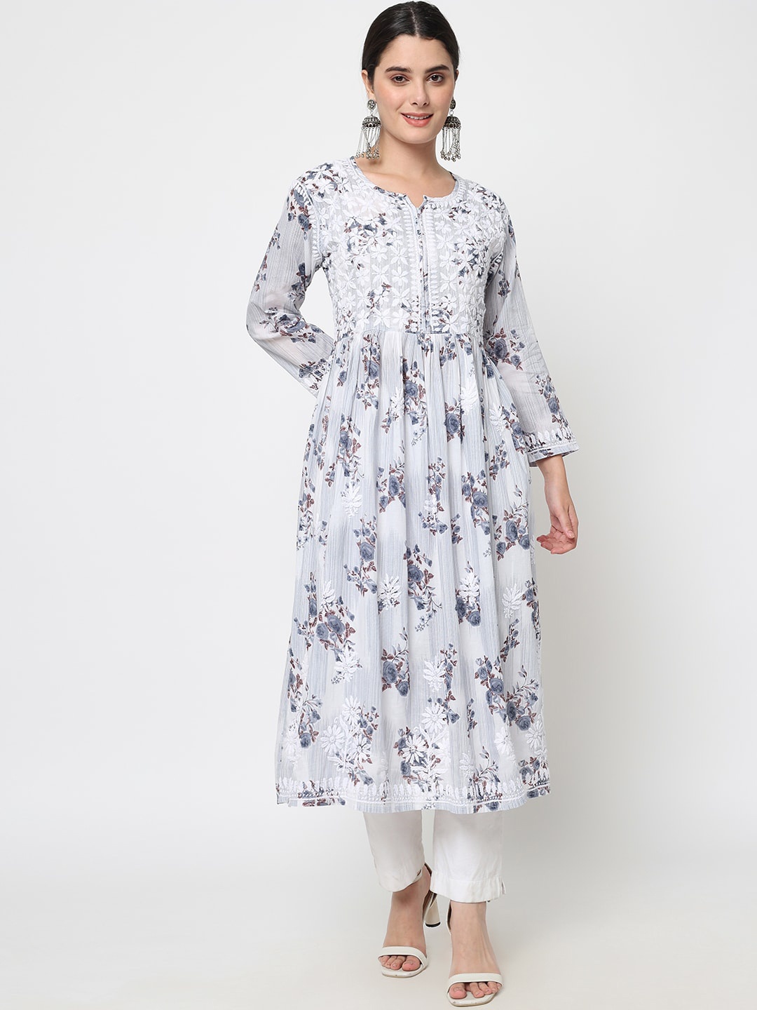 

PARAMOUNT CHIKAN Women Grey Chikankari Embroidered A-Line Regular Sleeve Kurta