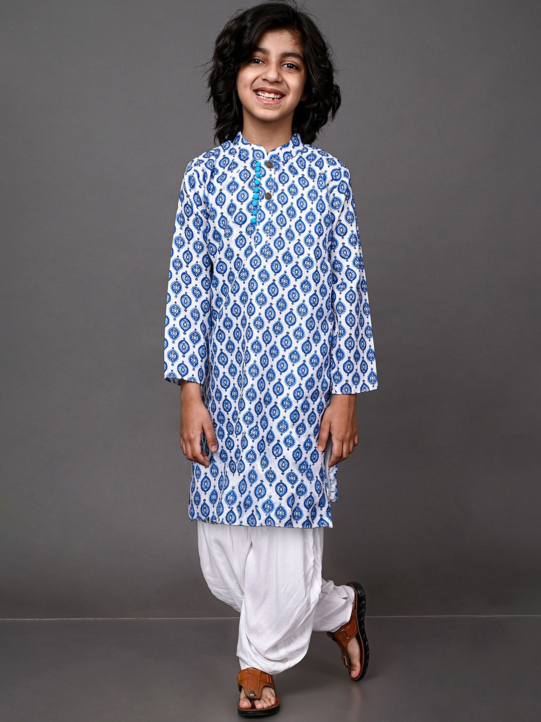 

VESHAM Boys Blue Ethnic Motifs Printed Kurta with Patiala