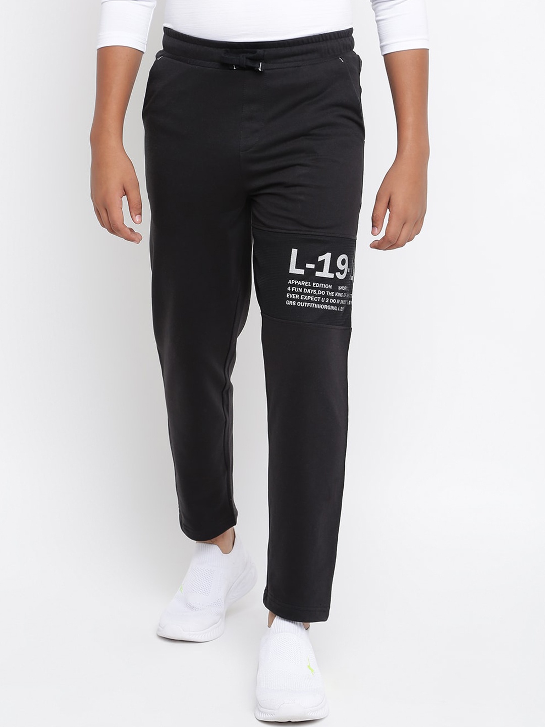 

Lil Tomatoes Boys Black Solid Track Pant