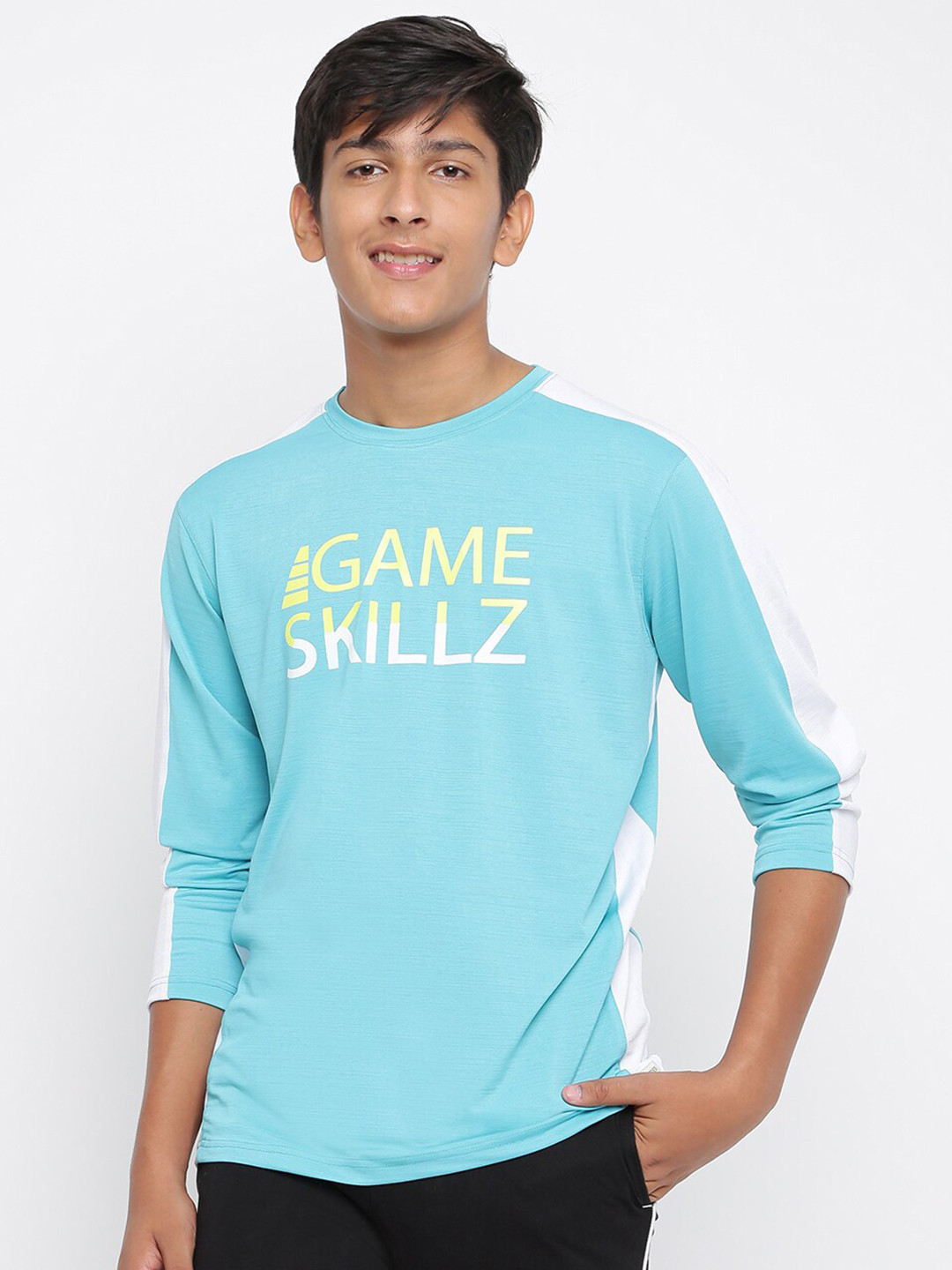 

Lil Tomatoes Boys Blue & White Typography Printed T-shirt