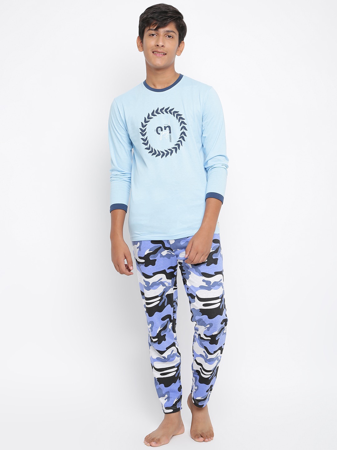 

Lil Tomatoes Boys Blue & White Printed Nightsuit