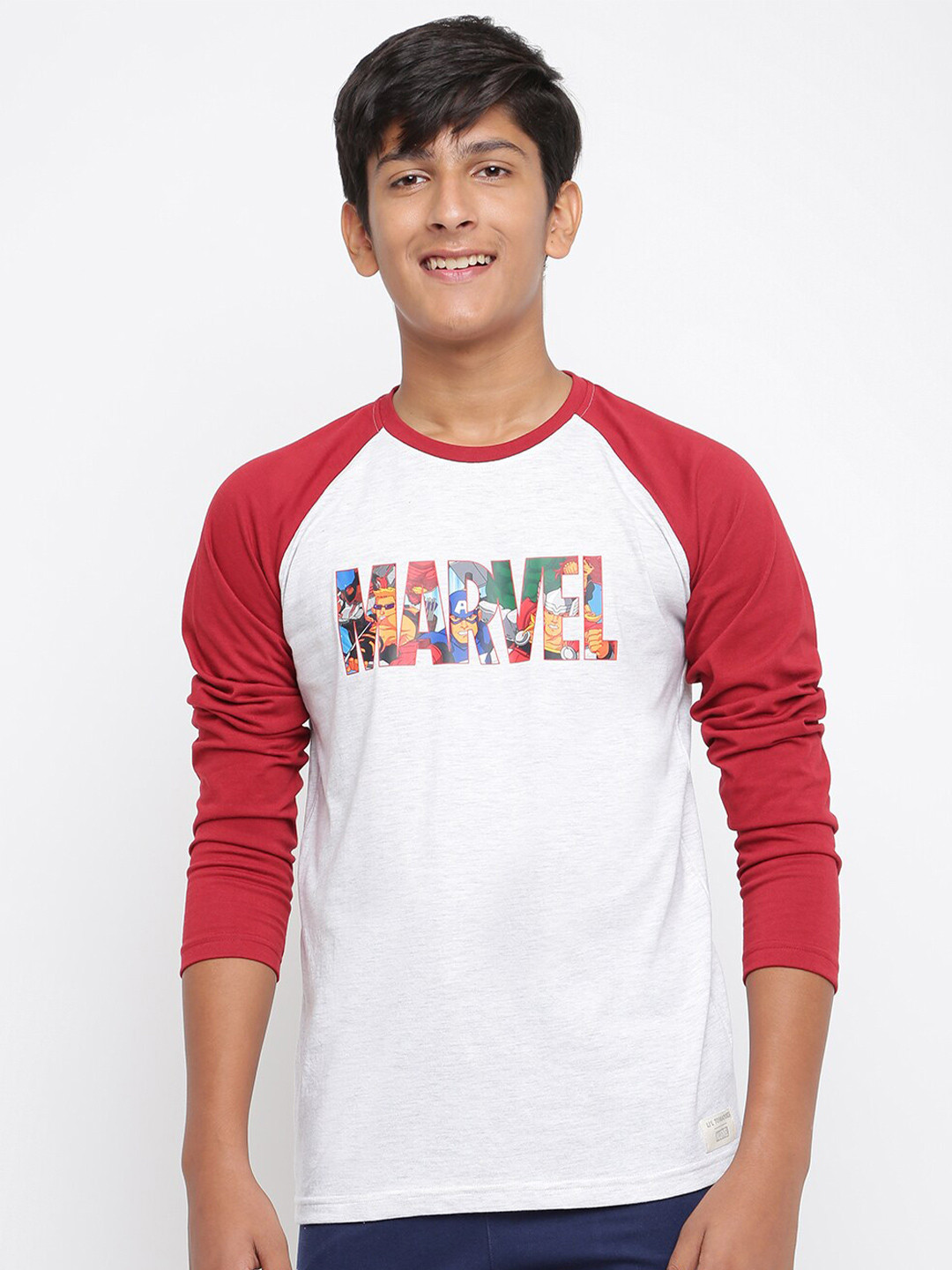 

Lil Tomatoes Boys Grey & Red Printed T-shirt
