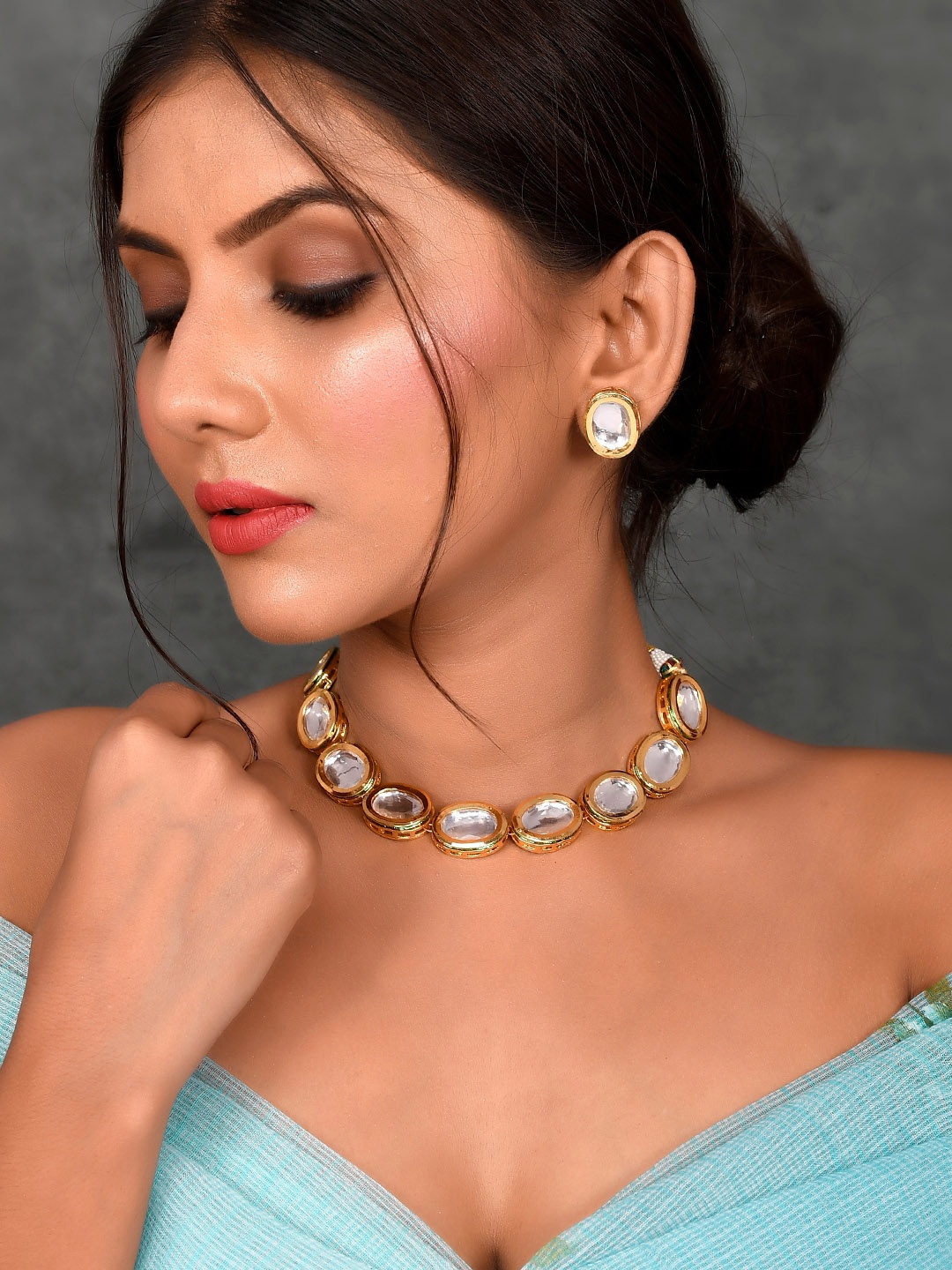 

DASTOOR Gold-Plated White Kundan-Studded Jewellery Set