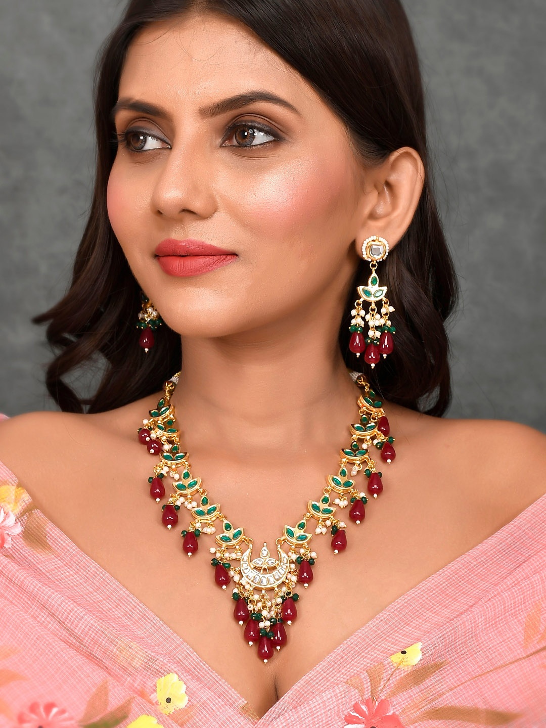 

DASTOOR Gold-Plated Green & Maroon Kundan-Studded Jewellery Set