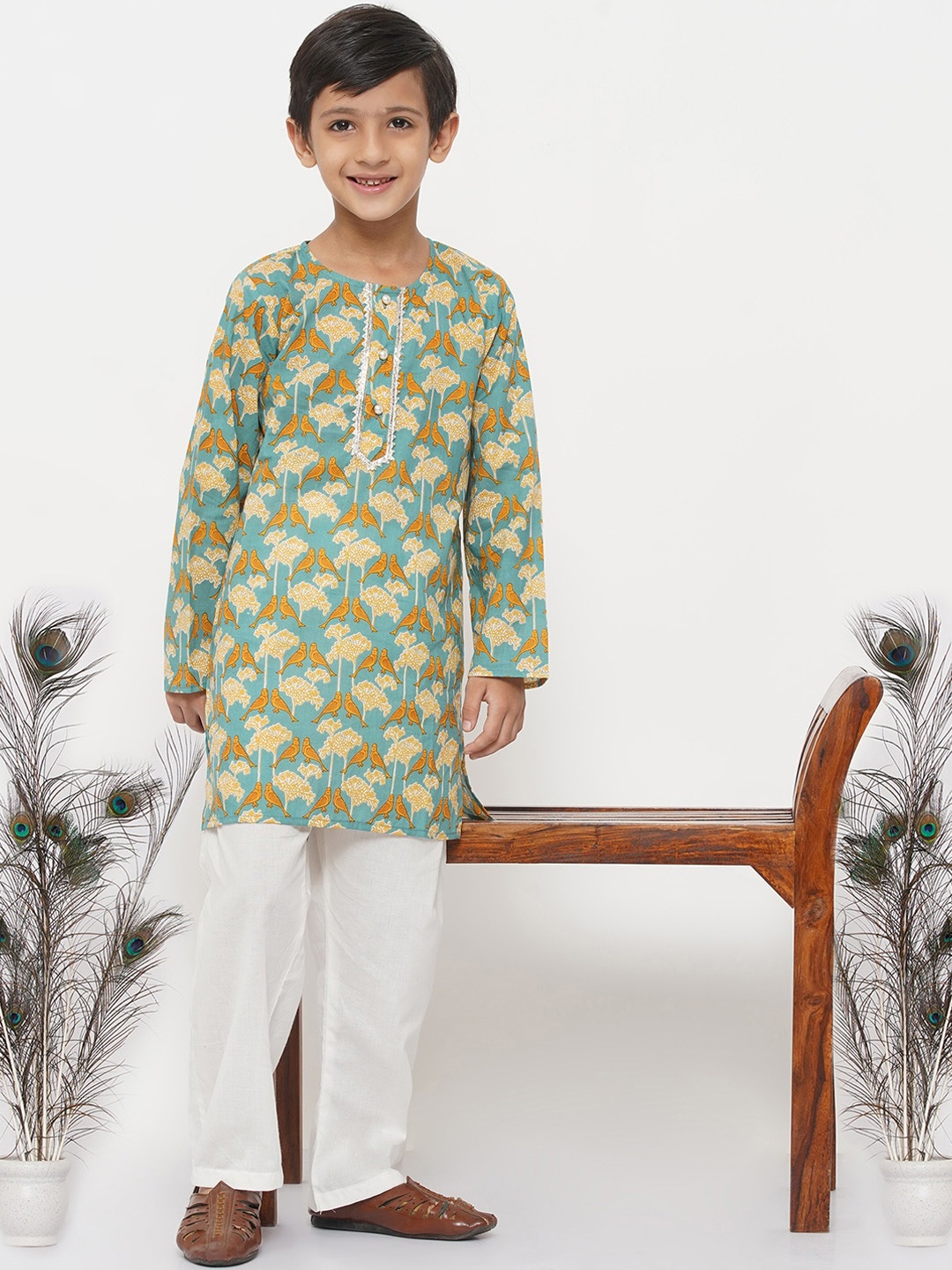 

Little Bansi Boys Green Ethnic Motifs Pure Cotton Kurta with Pyjamas