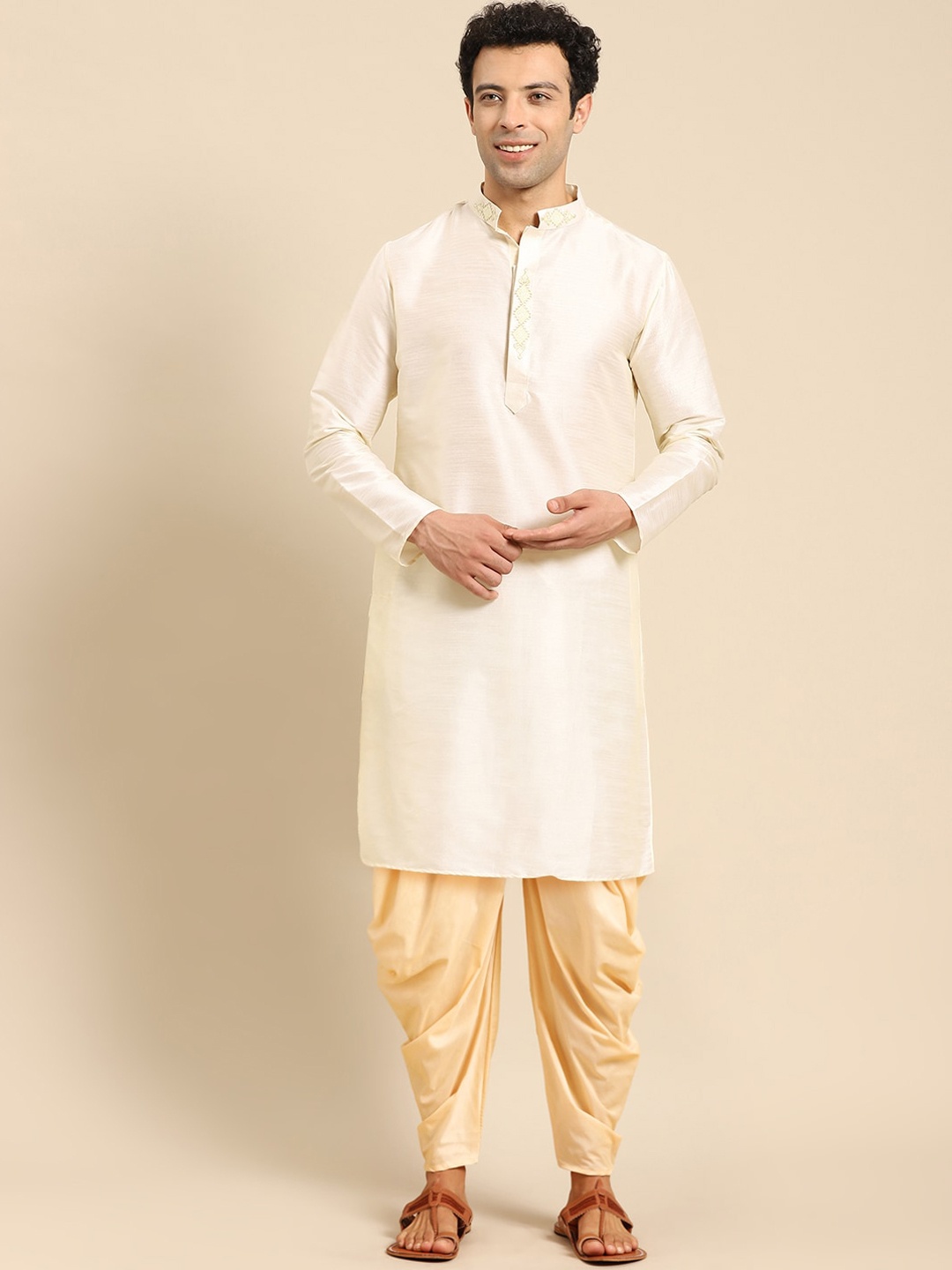 

Amodh by Kisah Men White Printed Kurta Set with Dhoti Pants