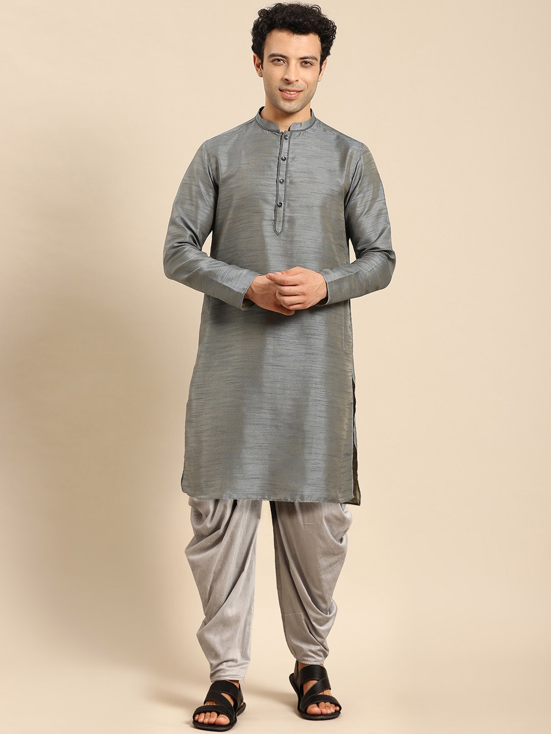 

Amodh by Kisah Men Grey Kurta Set with Dhoti Pants