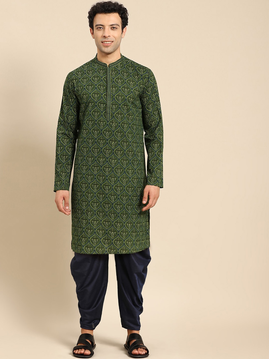 

Amodh by Kisah Men Green Printed Kurta with Dhoti Pants