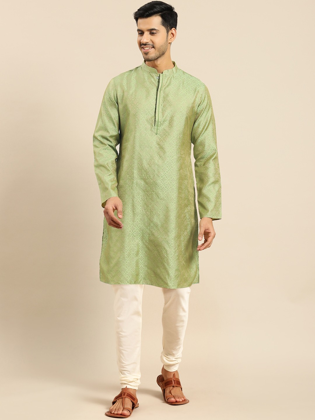 

Amodh by Kisah Men Green Kurta Set with Churidar