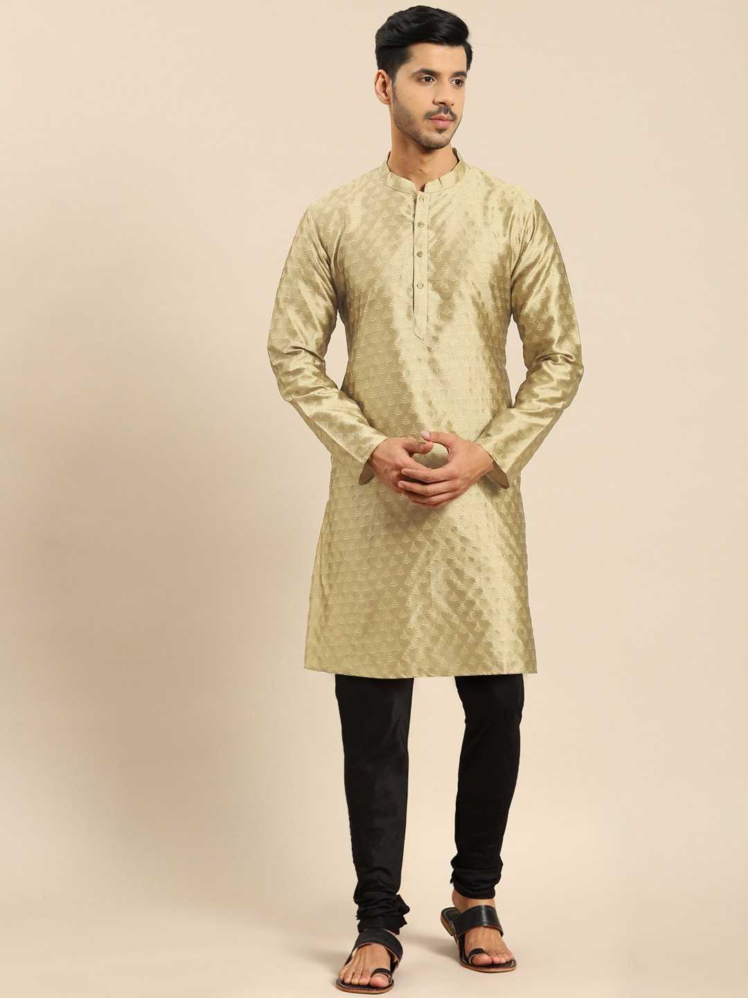 

Amodh by Kisah Men Gold-Toned Embroidered Kurta with Churidar