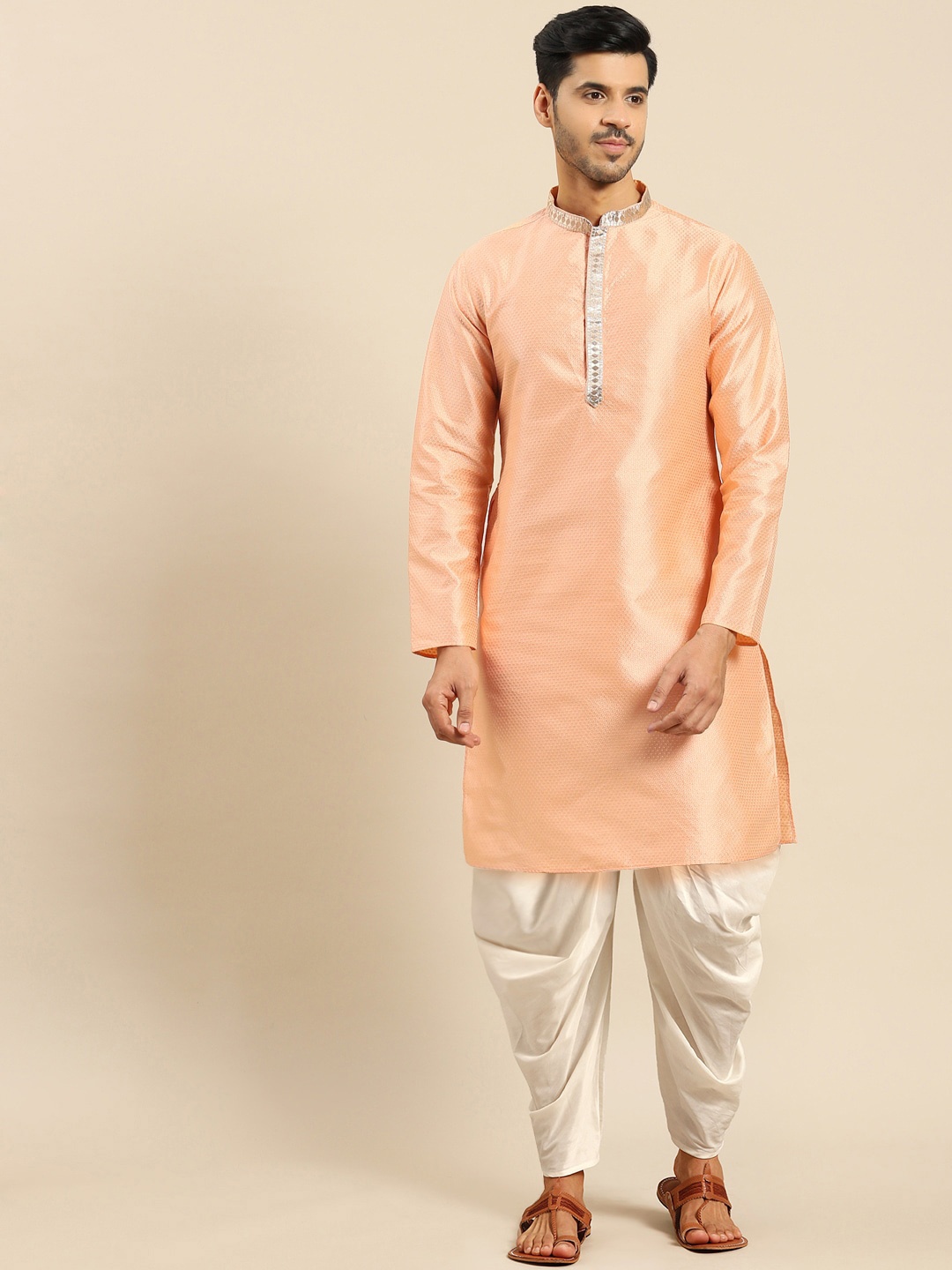 

Amodh by Kisah Men Peach-Coloured Gotta Patti Kurta with Dhoti Pants