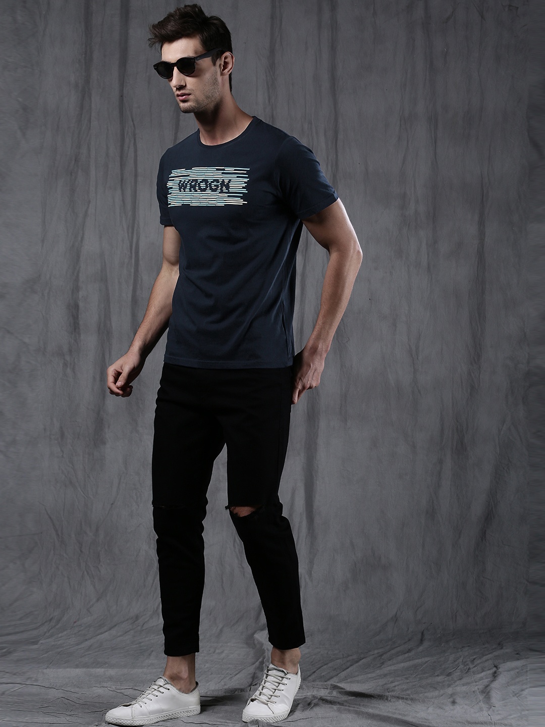 

WROGN Men Navy Blue Printed Round Neck Pure Cotton T-shirt