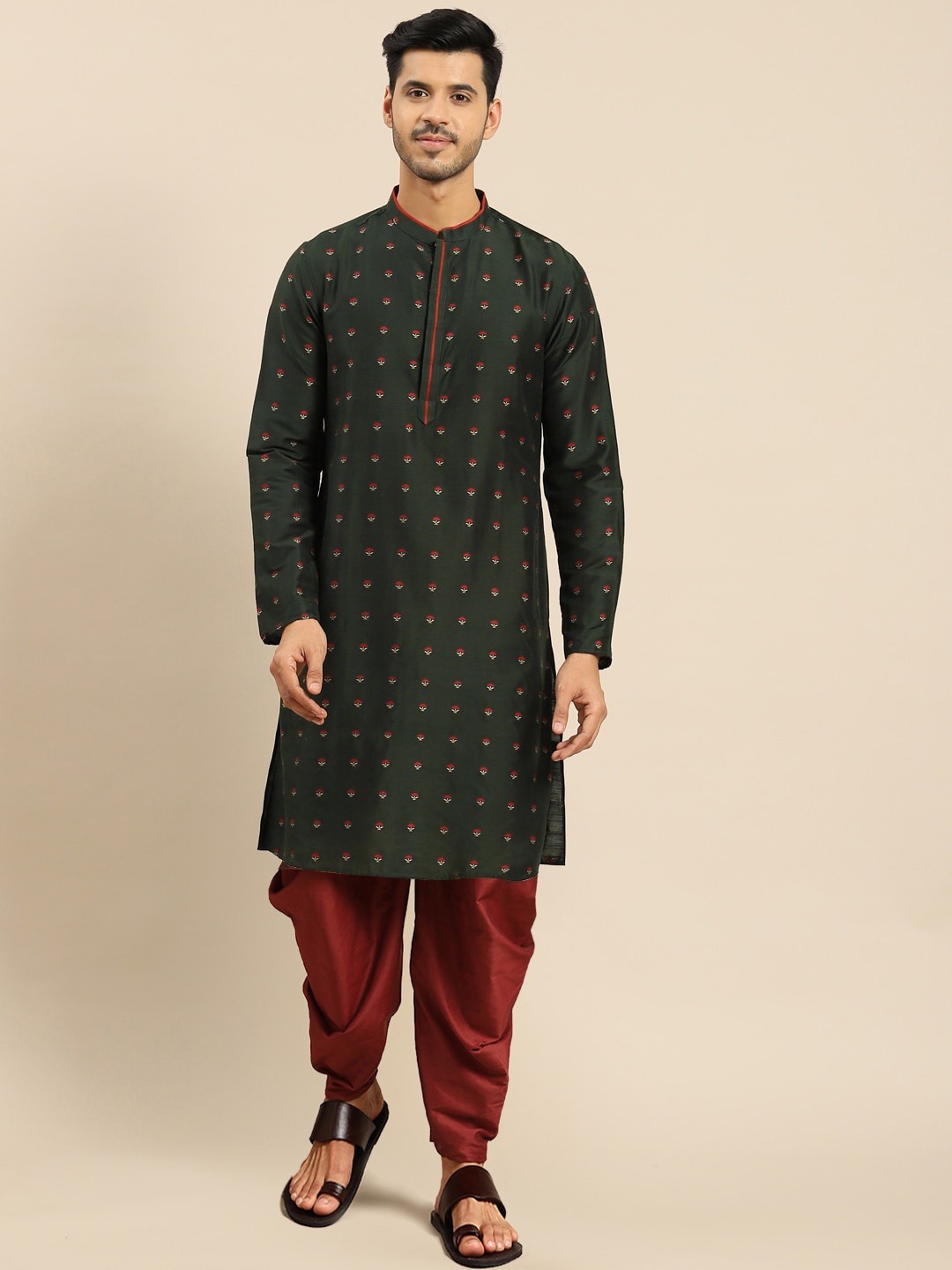 

Amodh by Kisah Men Green Floral Printed Kurta with Dhoti Pants