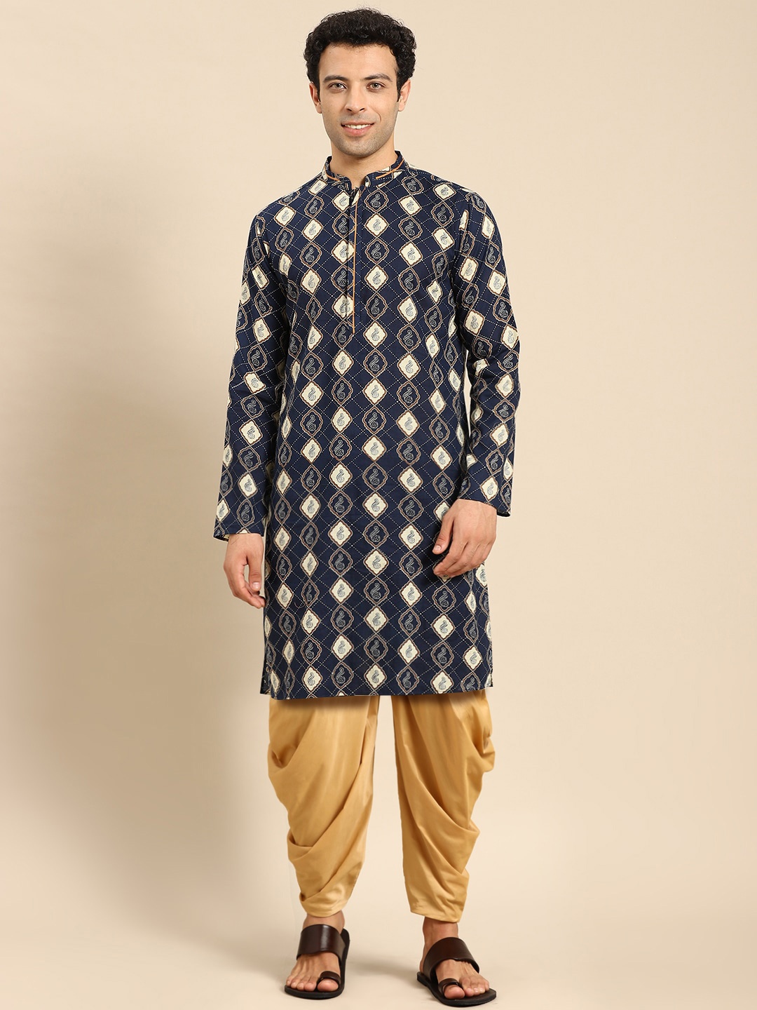 

Amodh by Kisah Men Blue Ethnic Motifs Printed Kurta with Dhoti Pants