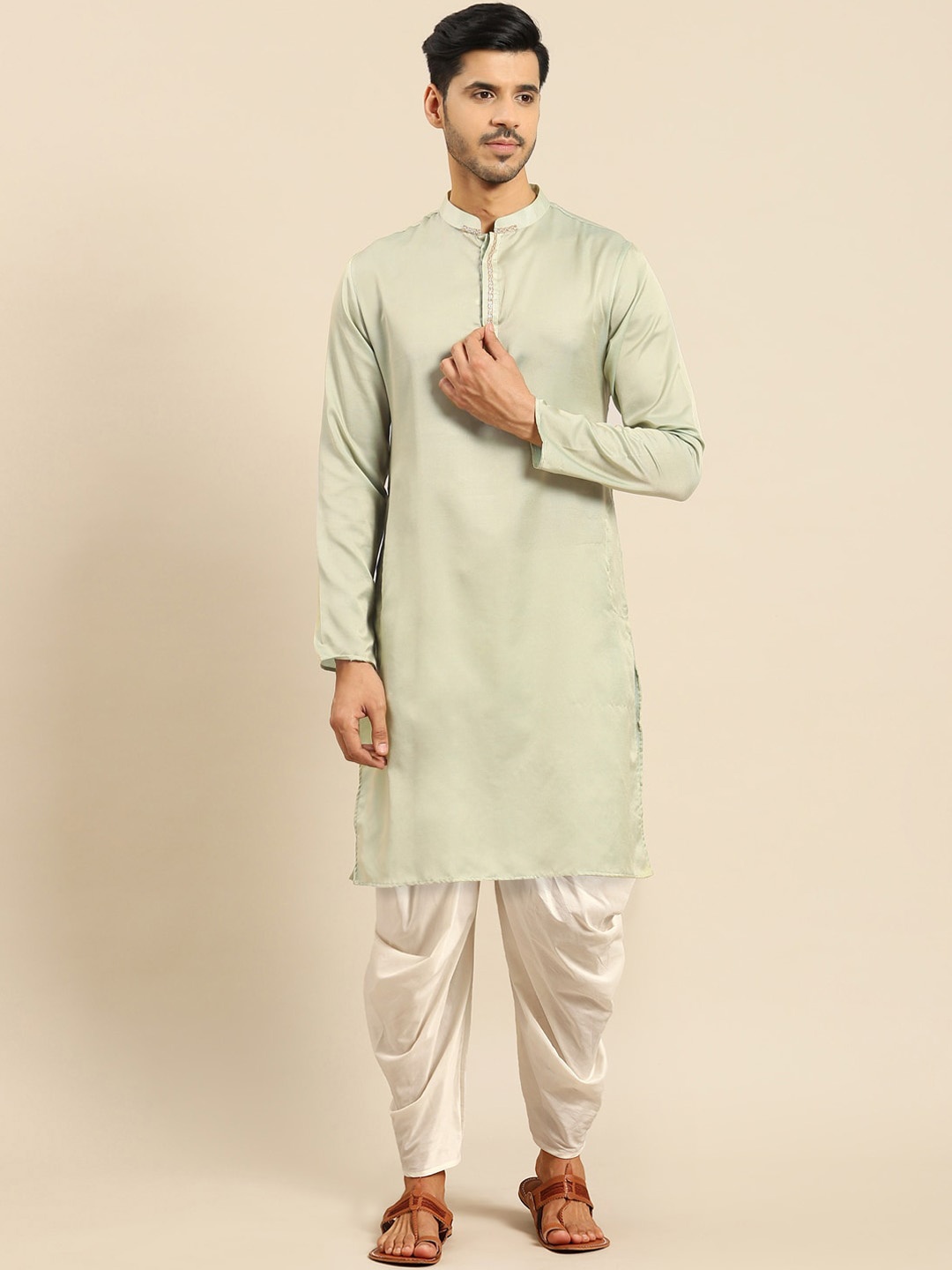 

Amodh by Kisah Men Green Thread Work Kurta with Dhoti Pants
