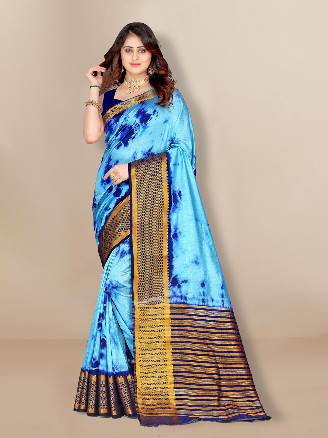 

VAIRAGEE Blue & Gold-Toned Tie and Dye Zari Saree