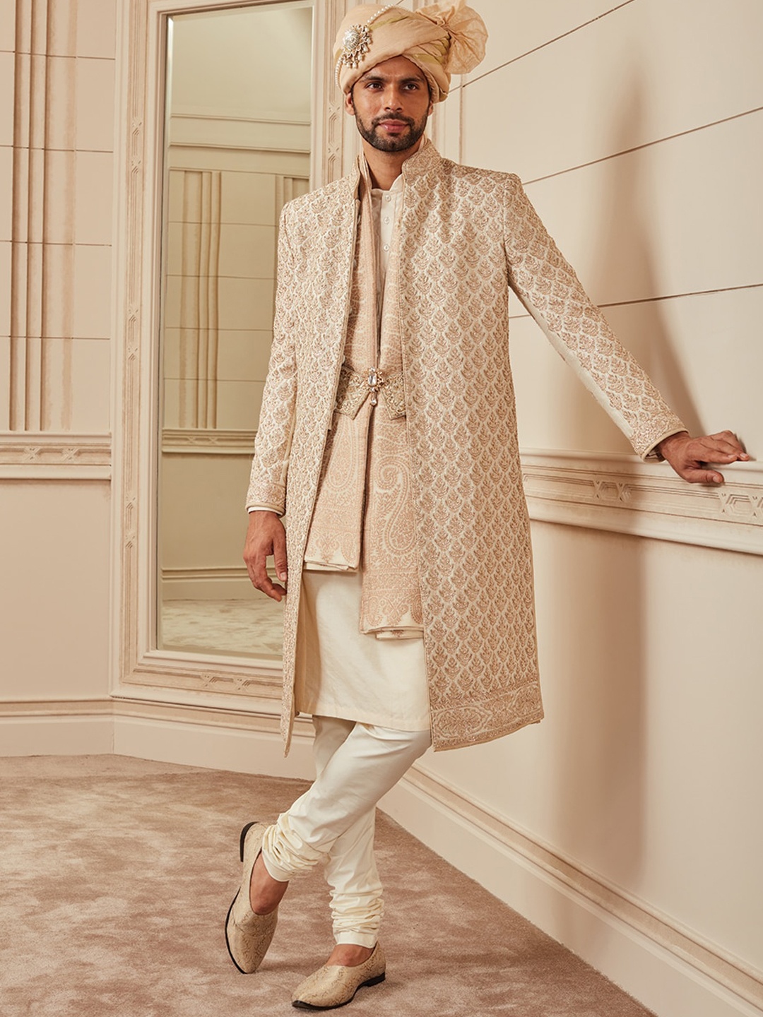 

Tasva Men Off White Zardozi Dori Embroidered Silk Sherwani Set