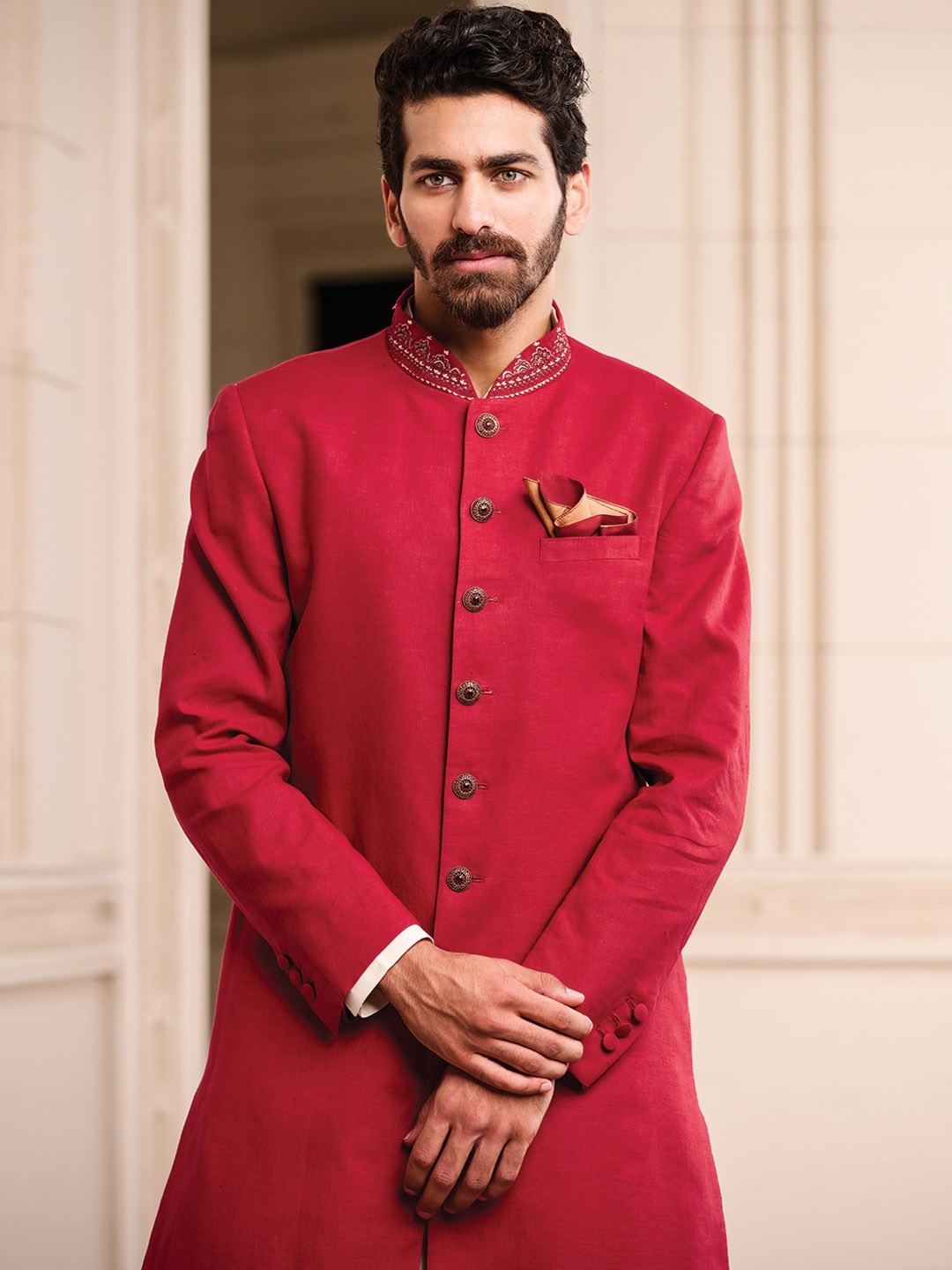 

Tasva Men Maroon & Cream-Coloured Solid Linen Sherwani Set