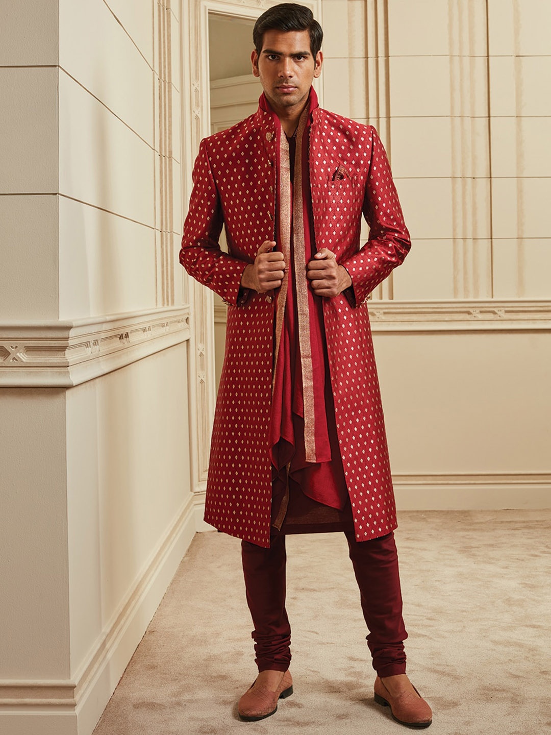 

Tasva Men Red Woven-Design Tanchoi Brocade Sherwani Set