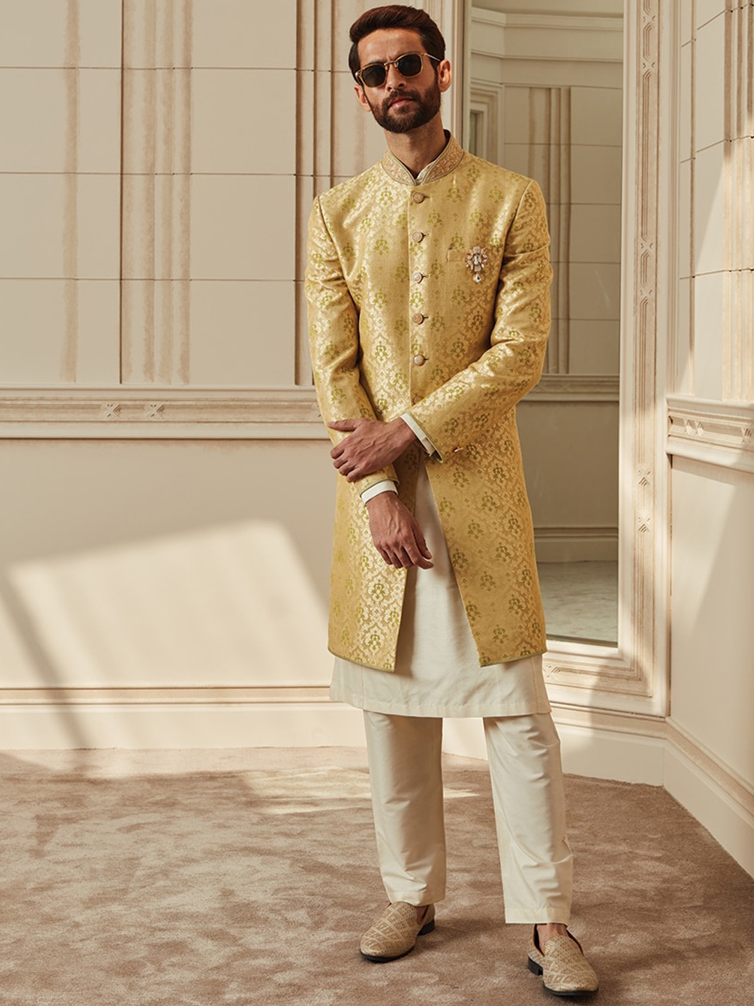 

Tasva Men Green & Off-White Woven Design Embroidered Detail Brocade Achkan Set