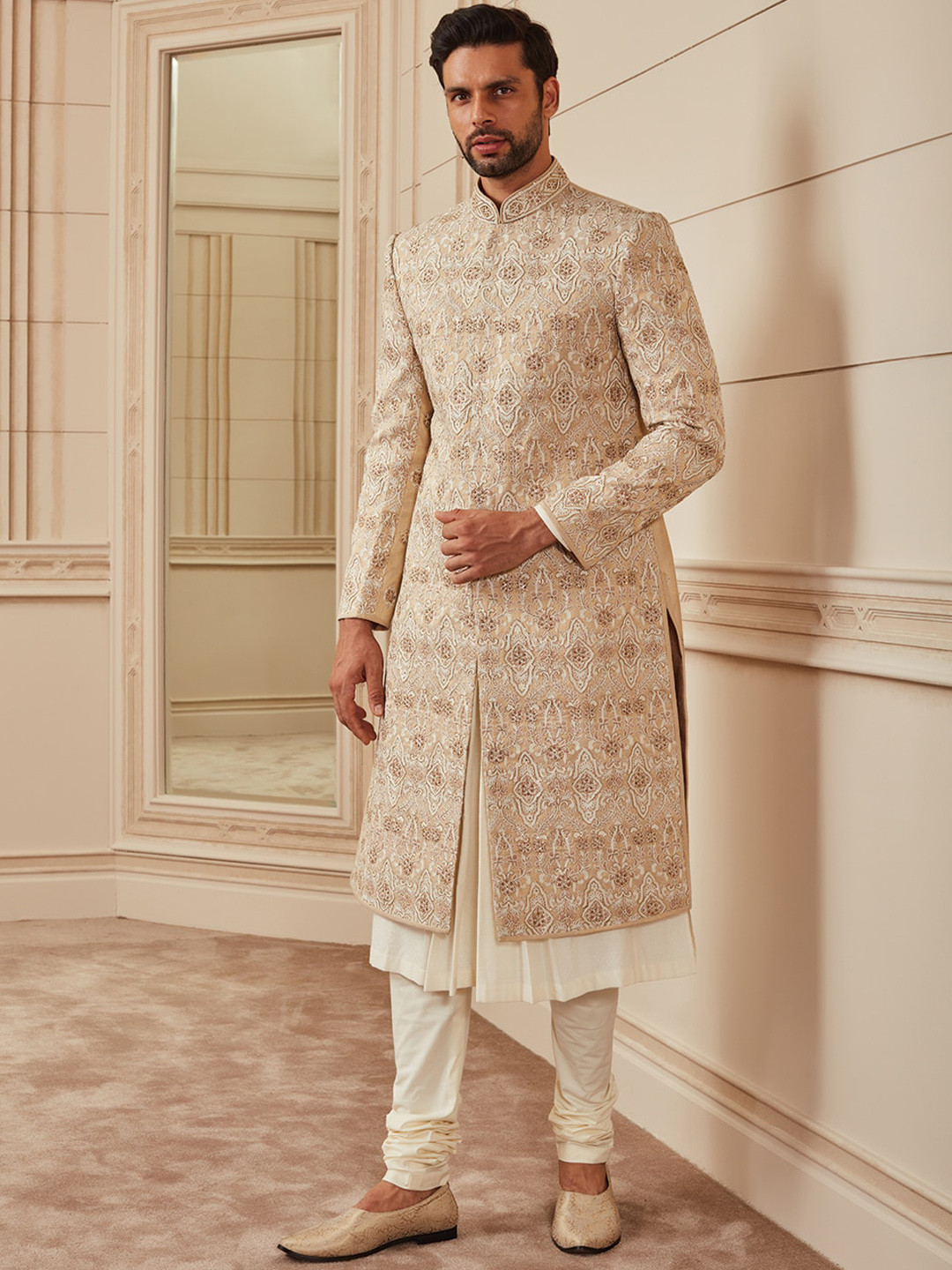

Tasva Men Gold-Coloured All over Embroidered Brocade Sherwani Set