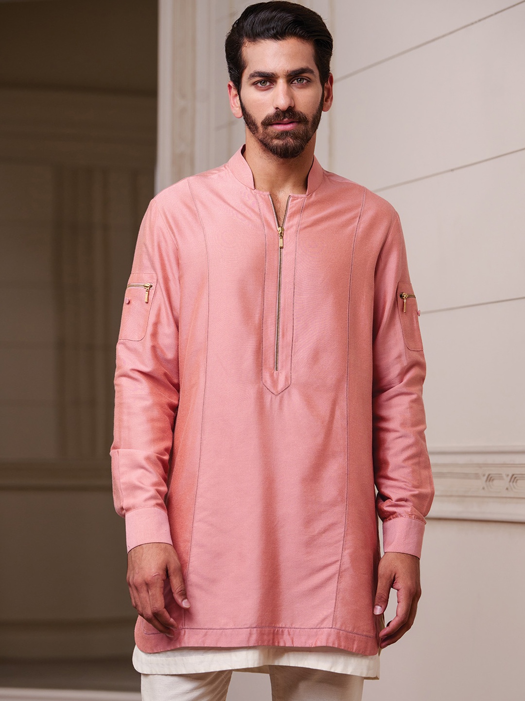 

Tasva Men Pink Solid Straight Kurta