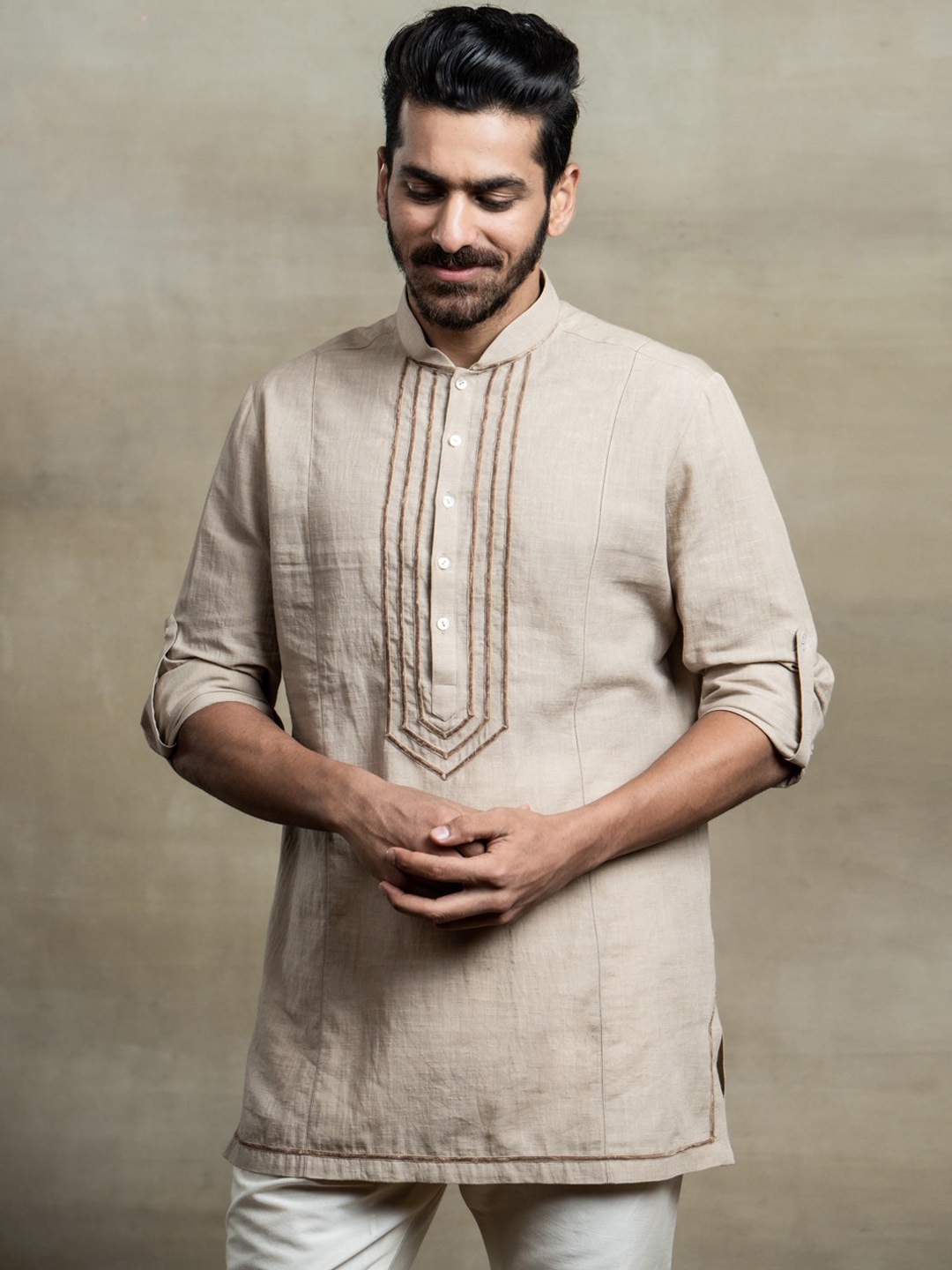 

Tasva Men Velvet Tape Detailing Kurta, Beige