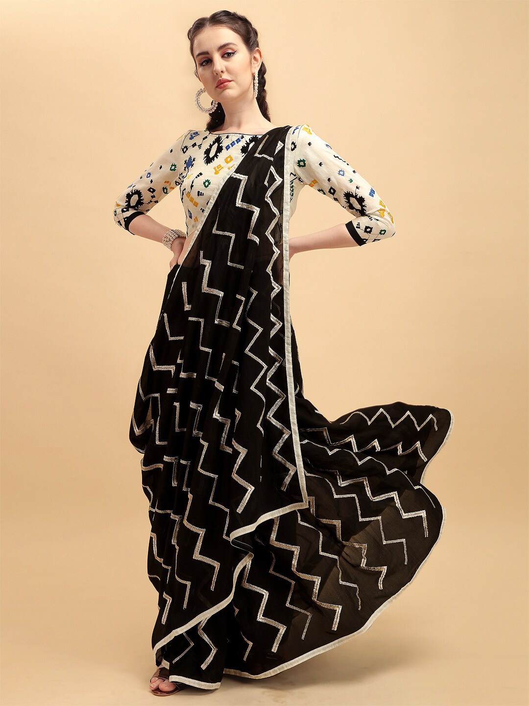 

Sangria Black & White Embroidered Silk Blend Saree