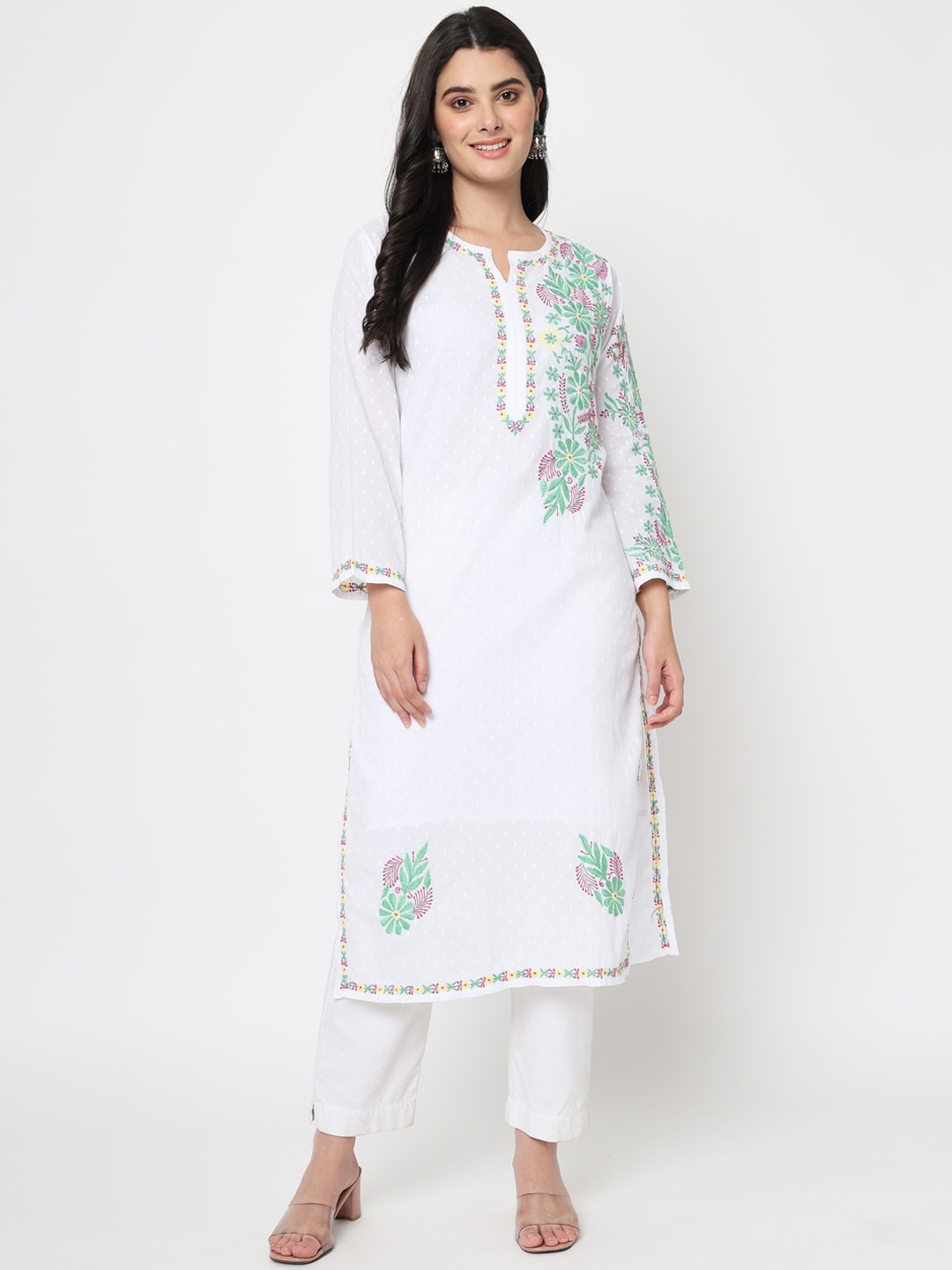 

PARAMOUNT CHIKAN Women White Floral Embroidered Chikankari Cotton Kurta