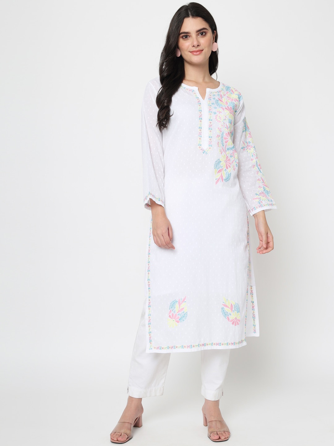 

PARAMOUNT CHIKAN Women White Floral Embroidered Chikankari Cotton Kurta