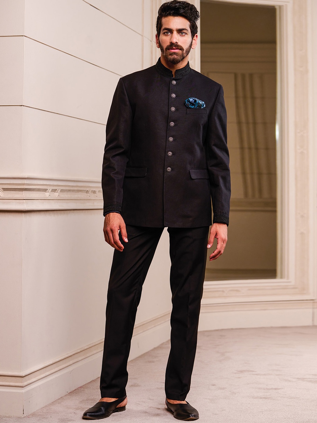 

Tasva Men Black Solid 2-Piece Cotton-Linen Bandhgala Suit