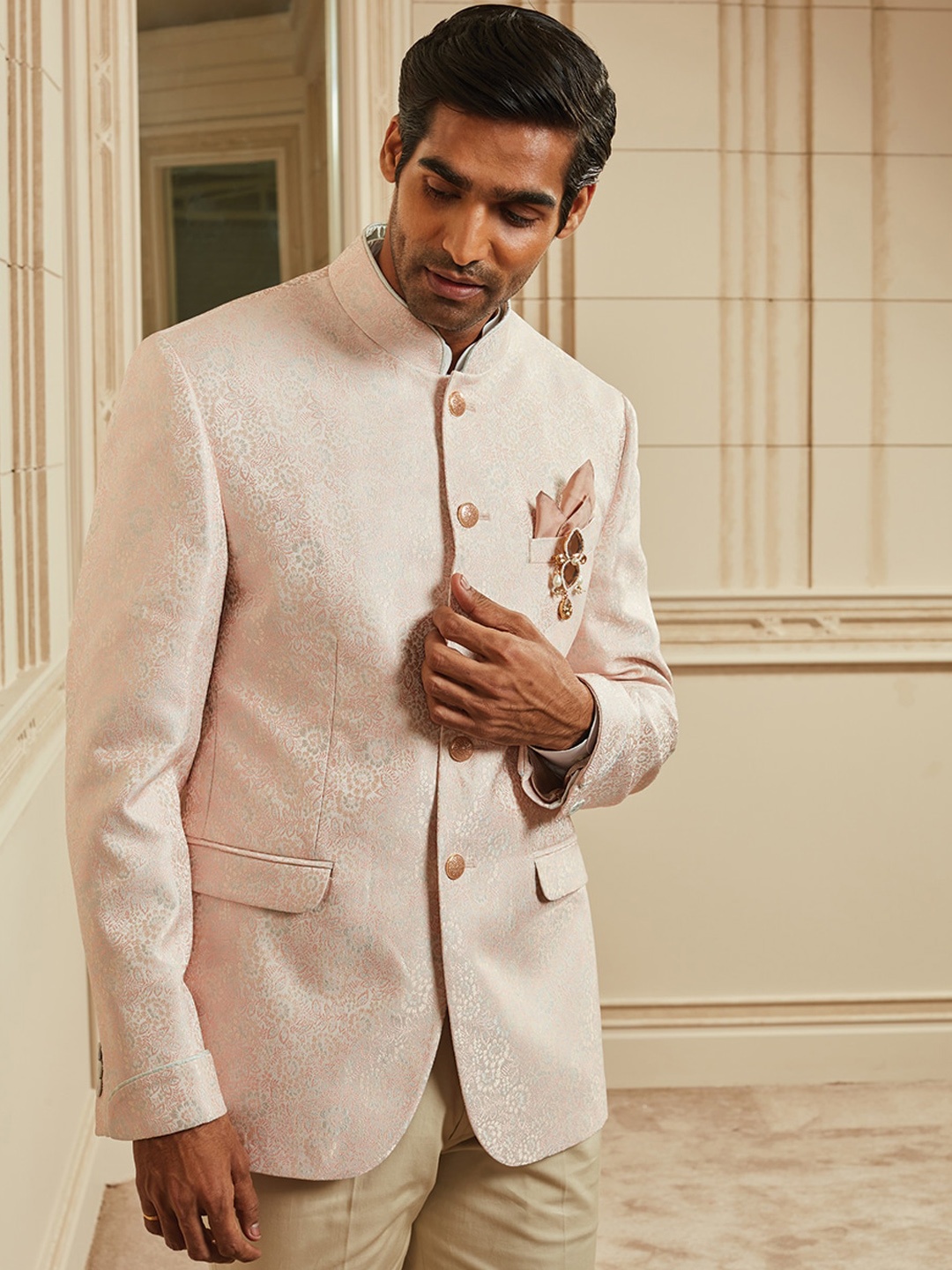 

Tasva Men Self-Design Jacquard Bandhgala Set, Peach