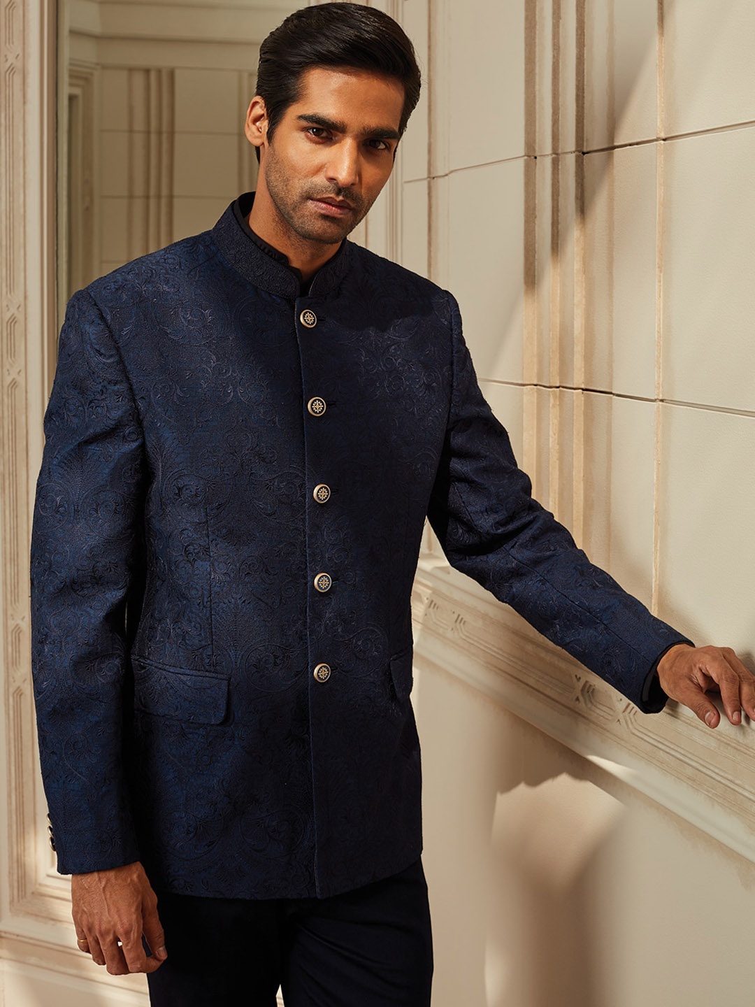 

Tasva Men Navy Blue Embroidered Silk Bandhgala Set