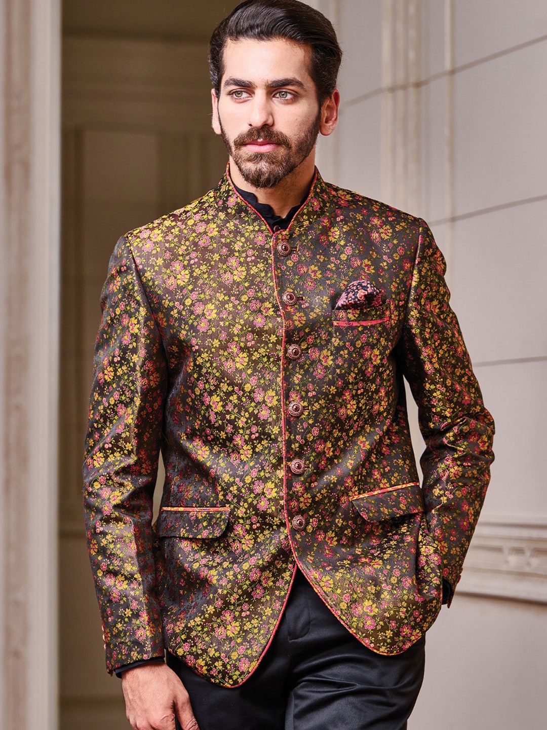 

Tasva Men Floral Printed Bandhgala Slim-Fit Single-Breasted Classic Bundi Suit, Green
