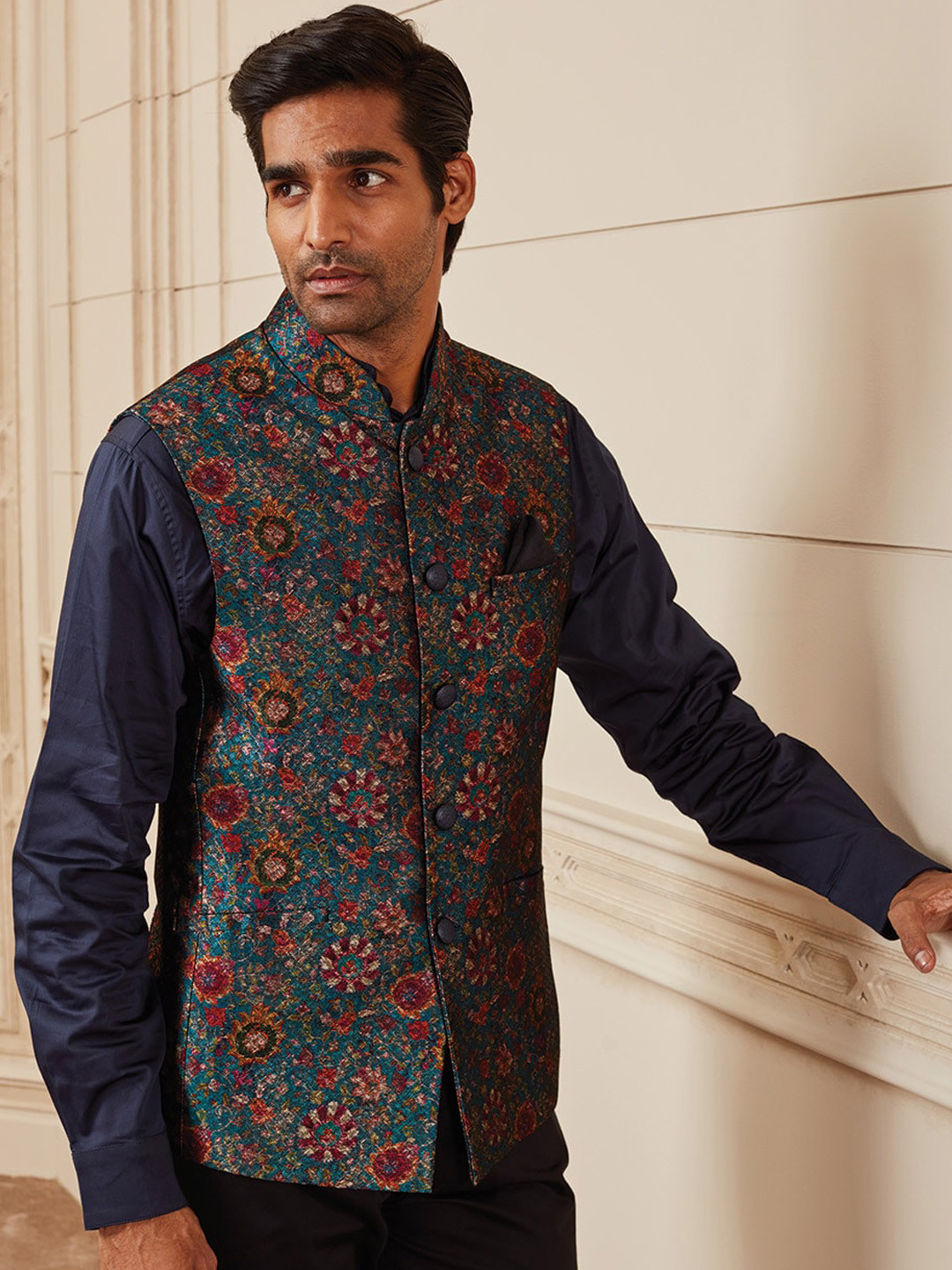 

Tasva Men Teal Blue & Red Floral Brocade Bundi Jacket