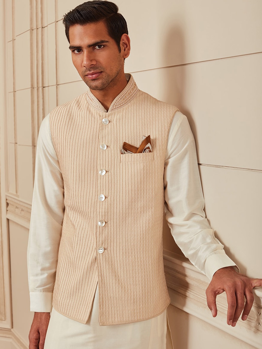 

Tasva Men All Over Textured Bundi, Beige