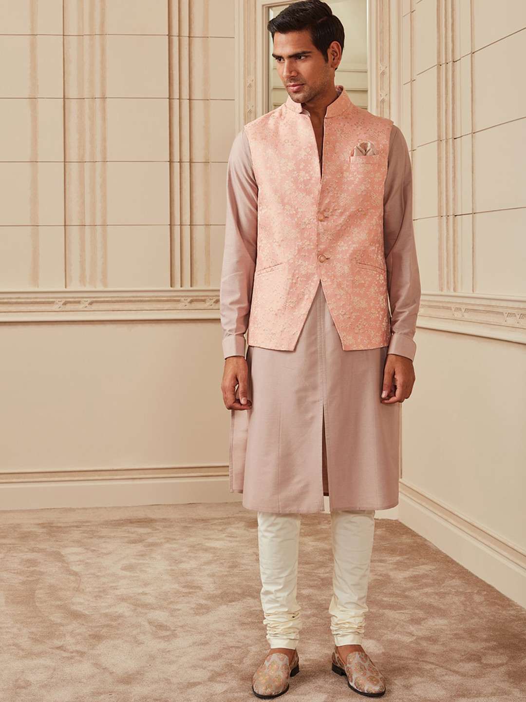 

Tasva Men Pink Printed Brocade Bundi With Collar detailing Nehru Jackets