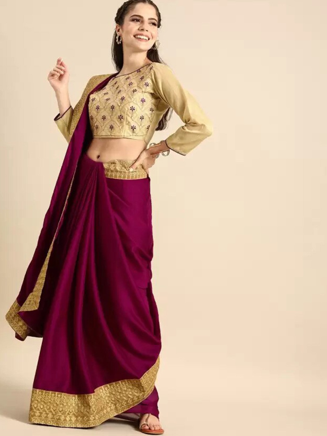 

Sangria Women Burgundy Sarees