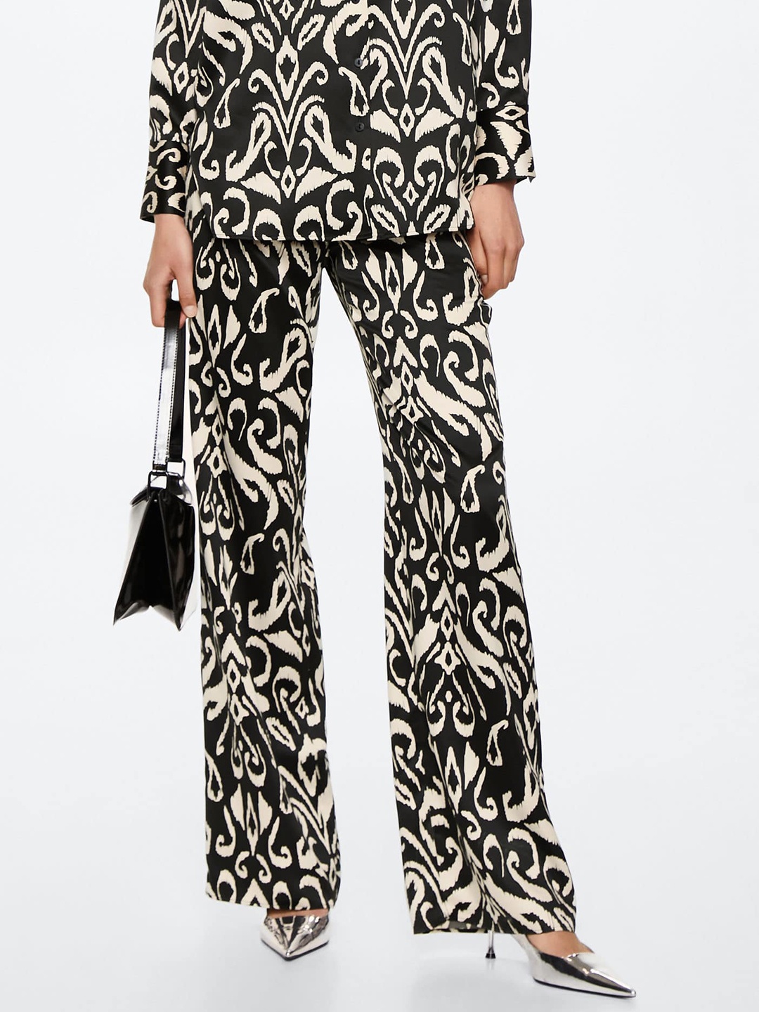 

MANGO Women Black Abstract Print Trousers