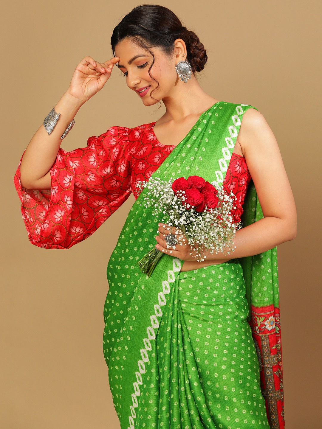 

Satrani Green & Red Bandhani Printed Saree