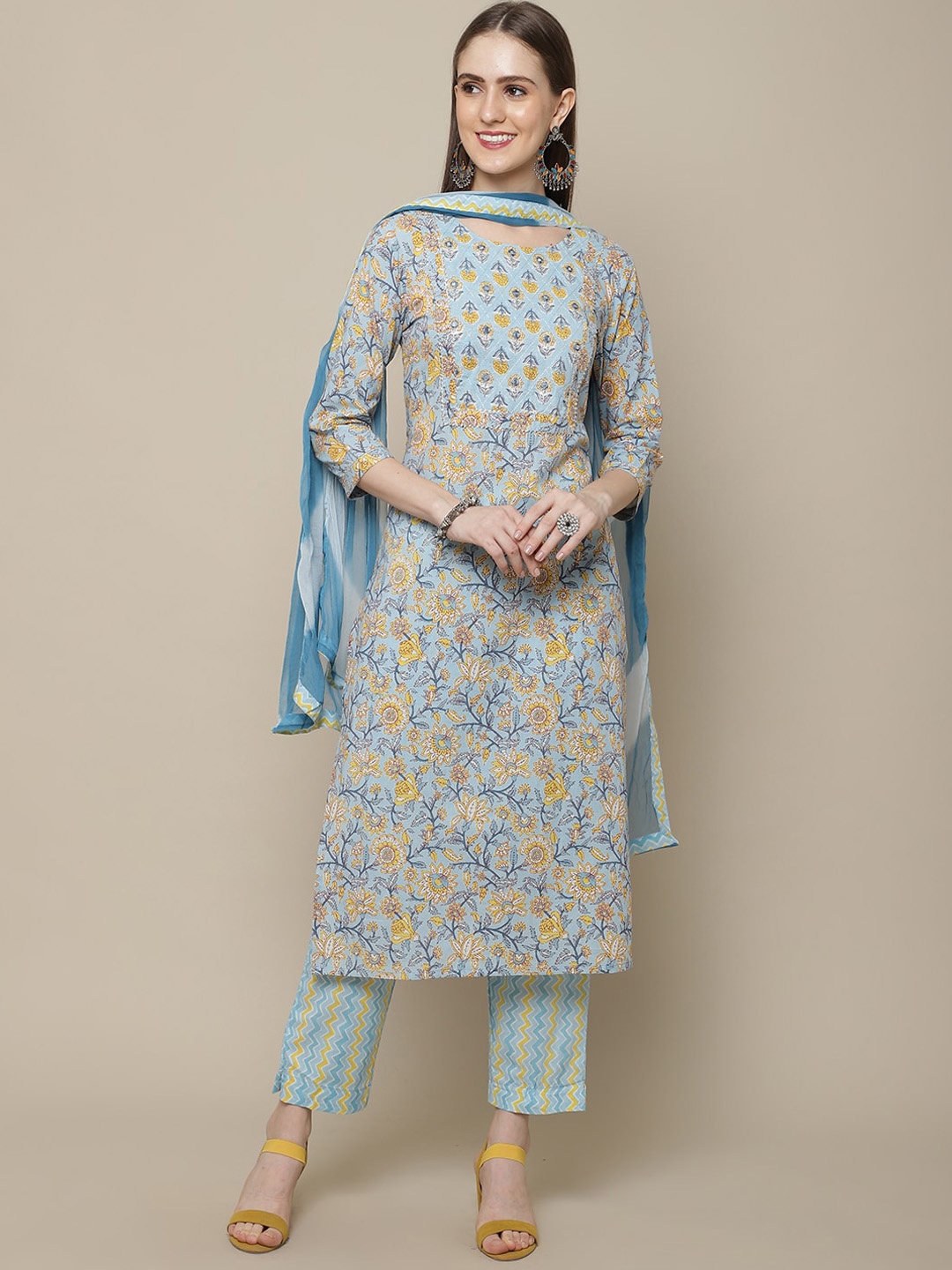 

Sangria Women Blue Floral Printed Gotta Patti Pure Cotton Kurta with Trousers