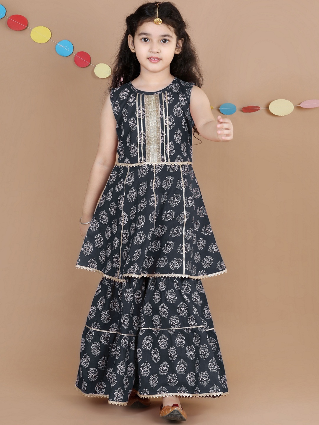 

ADIVA Girls Grey Floral Printed Gotta Patti Kurta with Sharara