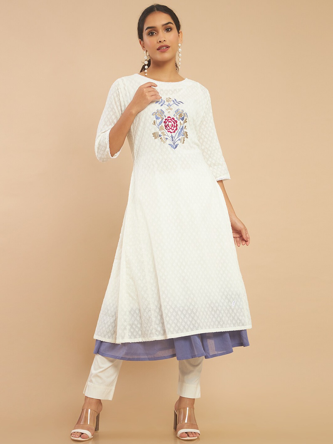 

Soch Women White Embroidered Thread Work Floral Anarkali Kurta